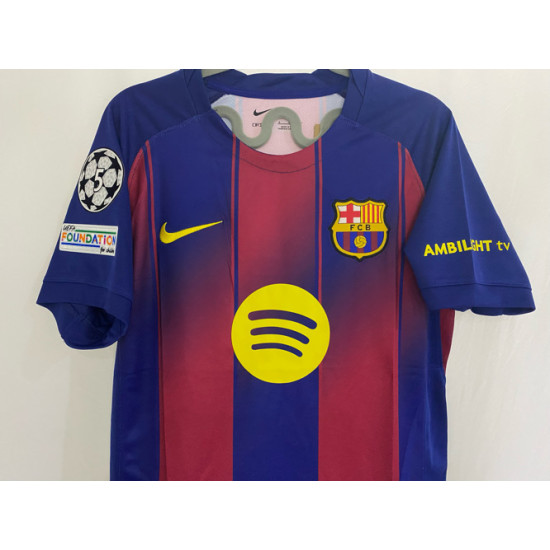 تيشرت برشلونة الاساسي 25/26 - إضافة شعار الابطال مجاناً تيشرت برشلونة الاساسي 25/26 - إضافة شعار الابطال مجاناً