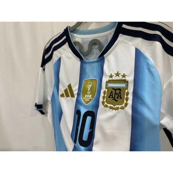 تيشرت الأرجنتين الجديد بشعار أبطال كاس العالم