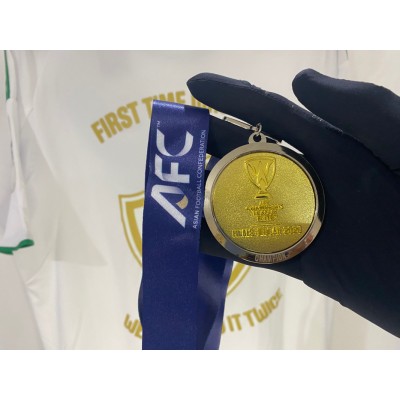 ميدالية أبطال النخبة 2026 طبق الاصل